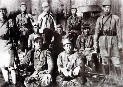 VÄPNAD KAMP MOT JAPANSKA IMPERIALISMEN Rövare har sin egen logik.