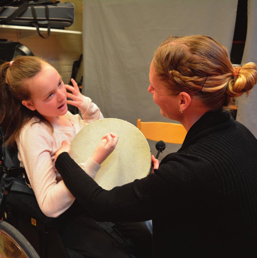 gymnasium, till folkhögskola, eller till musikhögskola.