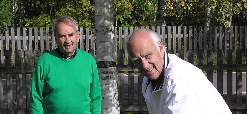 Bengt Ekström mansgård. provar svingen. Den sköna septemberdagen på Lilltorpet avslutades med att Falu Evergreen spelade idel kända melodier från scenen.