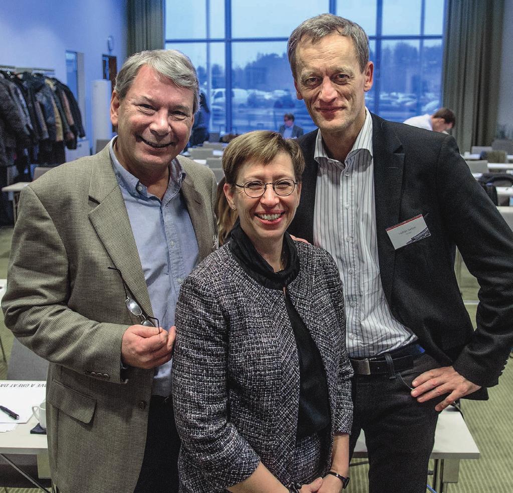 Eva Tiensuu Janson tillsammans med Ulrich Knigge (t v), vice ordförande i det nordiska nätverket Nordic Neuroendocrine Tumor Group, NNTG, och Halfdan Sorbye som är vetenskaplig sekreterare och