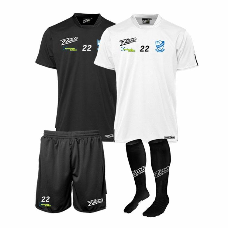 Zone Reload Träningsset/2:a ställ Den vita tröjan med svarta shorts och svarta strumpor är det som används som föreningens 2:a ställ. Tryck: Klubblogga och innebandybutiken.