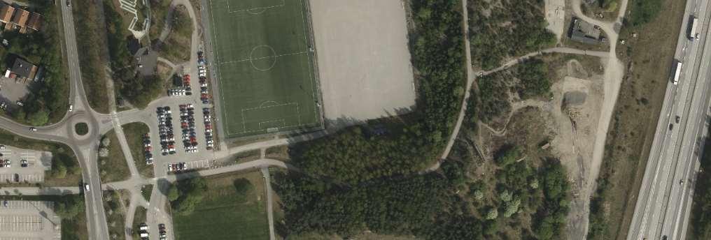 Sex år senare hade såväl konstisbana, fotbollsplan och löparbanor invigts.