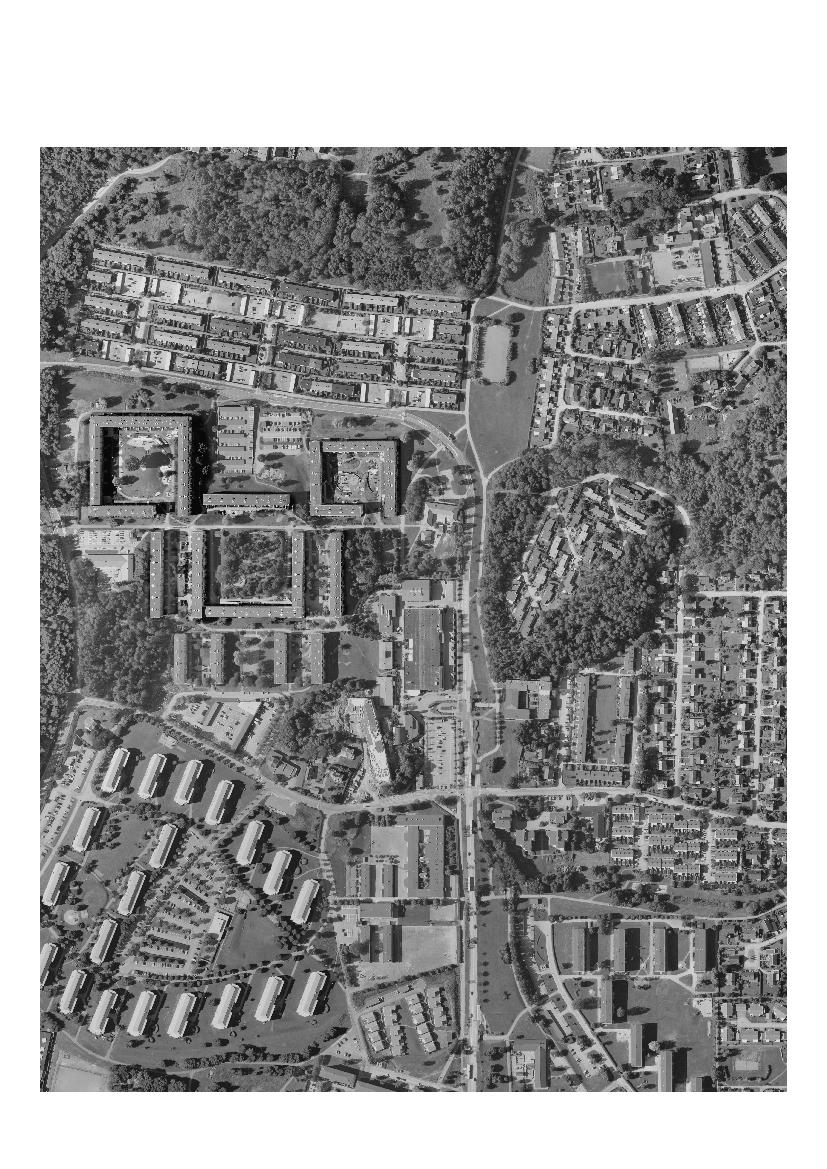 Exempel på utformning av plats och Tuve torg ebyggelsen kan vara punkthus runt en grön gård. Större bottenvåningar skapar ökad rumslighet.