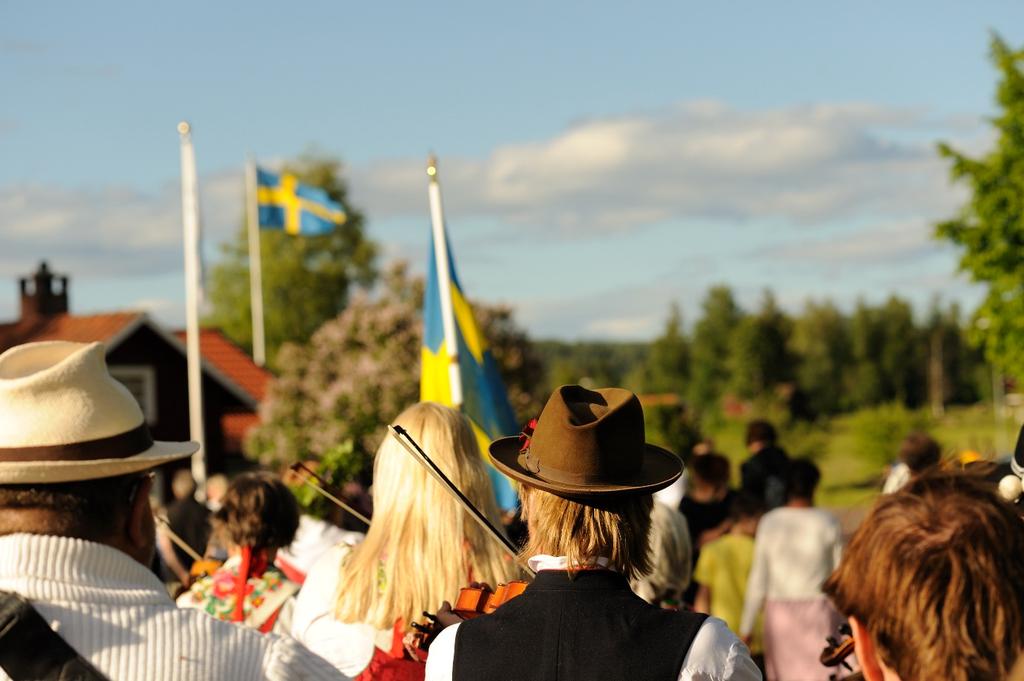 Beställarrollen och brukarna Det finns olika beställarroller. Den ena är politikerna.