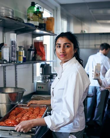 Besöksnäring Omfattar aktörer i de branscher som säljer tjänster till besökare Handel, transport samt hotell & restaurang