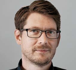 Styrelsens ersättning Vid årsstämman den 21 december 2017 fastställdes styrelsearvodet till totalt 1 361 250 kronor att fördelas med 376 250 kronor till styrelsens ordförande och 172 000 kronor