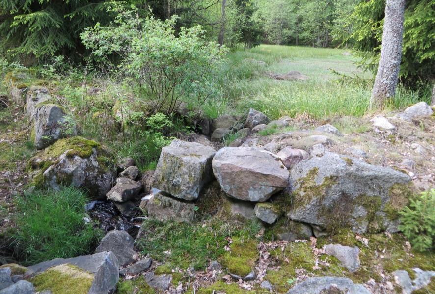Kvarndammen, dammvallen, finns kvar, liksom