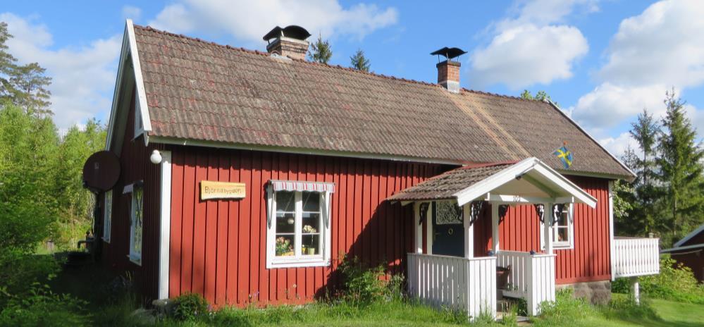 kvar på tomten.
