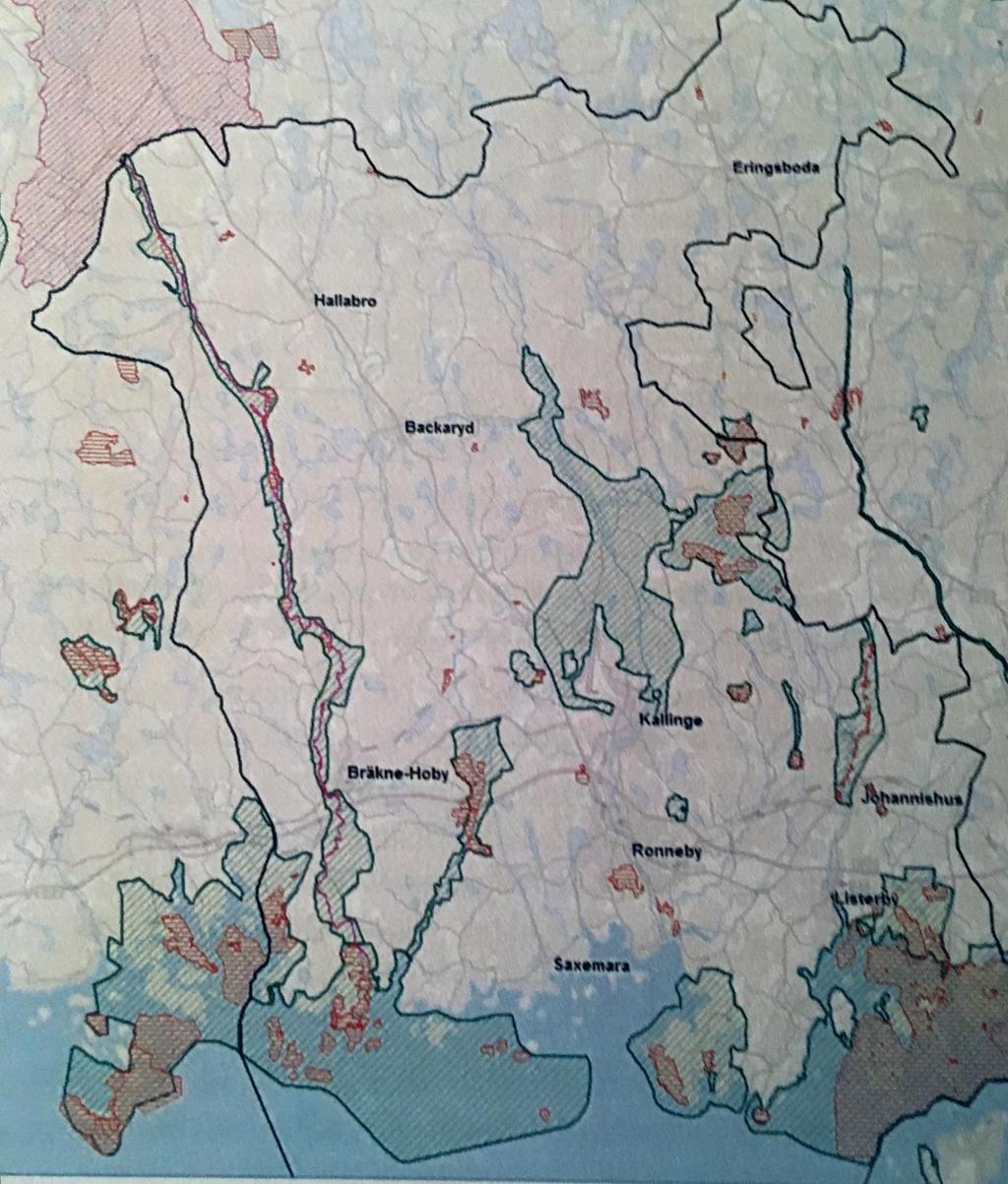 16 Karta som visar större områden som bedömts vara av riksintresse för naturvård (grönt streckat), skyddade vattendrag (Bräkneån), Natura 2000 och geografiska bestämmelser MB 4:4 Det var då det,