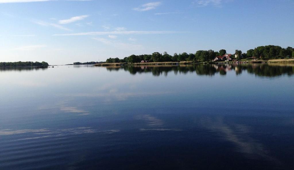 78 Saxemara Smultronstället vid havet I Saxemara, som ligger endast 7 km från Ronneby stad, finns närheten till havet med åkrar, skog och hav runt husknuten.