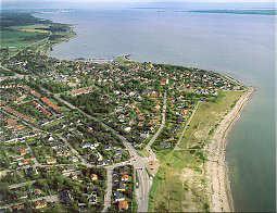 Viken Viken är ett fiskeläge beläget strax söder om Lerberget och norr om Domsten och Helsingborg.