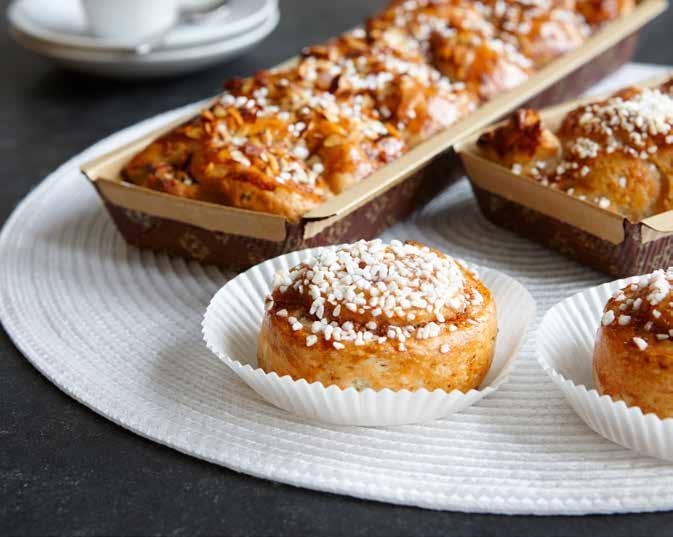 Glutenfritt Vetebröd Väg upp ingredienserna och blanda med vinge till smidig deg. Kanelbullar ca 35 st á 80 g Blanda 1 000 g Wienerremons med 30 g kanel. Ta upp degen på bordet.