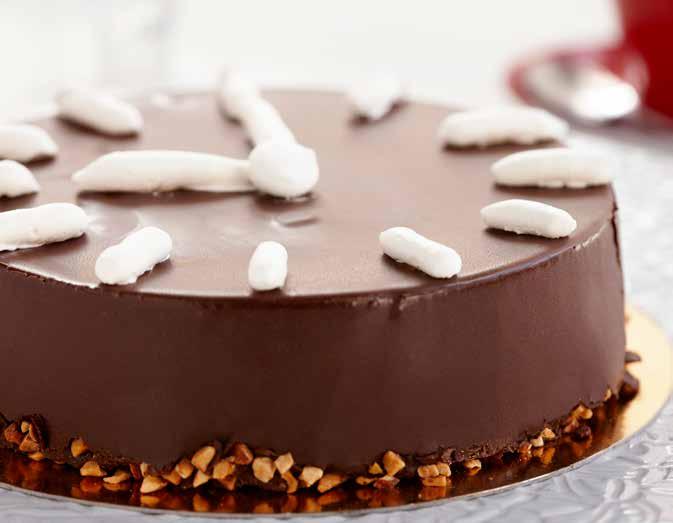 Hallon- Chokladtårta, 3 st Grundrecept Mördegsbotten: Mjöl Rex margarin Socker Ägg Chokladbotten: Mormors Chokladkaka Rapsolja Chokladmousse: Kessko Chokladmousse Grädde Marängdekor Äggvita