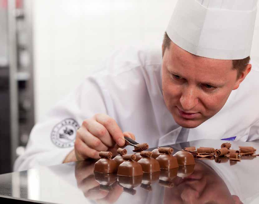 Arabesque Zeelandias eget choklad sortiment. Kakaofrukten innehåller 50 75 vita, platta, mandelstora frön.