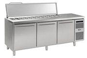 1/1 GN kantiner, 2 dörsätt med 2 rostfria hyllor i vardera dörrfack, rostfritt isolerat nattlock 457 l 586 l 1700 x 800 x 885/950 mm 184 kg 50 mm (polyuretan) R 290 (propan) 386 Watt 350 Watt 310