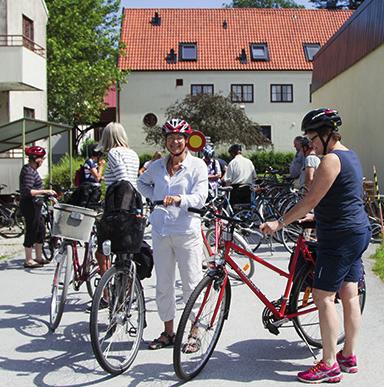 KULTUR / HISTORIA / SAMTIDEN Upplev Gotland XX-XX på cykel Almedalsveckan juli 25 29 juni och 22-26 juli Välj att uppleva Fårö och norra Gotland eller södra Gotland, eller kanske båda på två hjul.