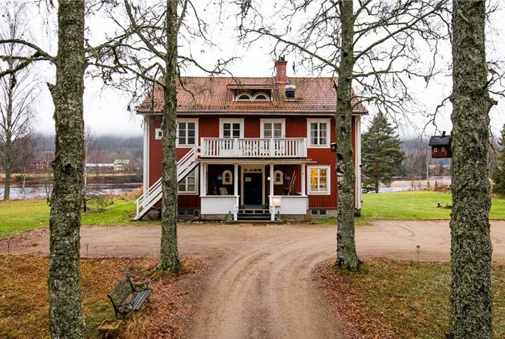 I detta inkråmsköp ingår Mark med fastighet. Restaurangen som är känd för sin glass.