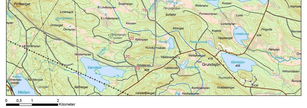 9 20 Möckelbäcken rinner genom 500 mm plåttrumma. 10 150 Möckelbäcken, passage under länsväg, två stora betongtrummor á 1800mm från 50-talet.