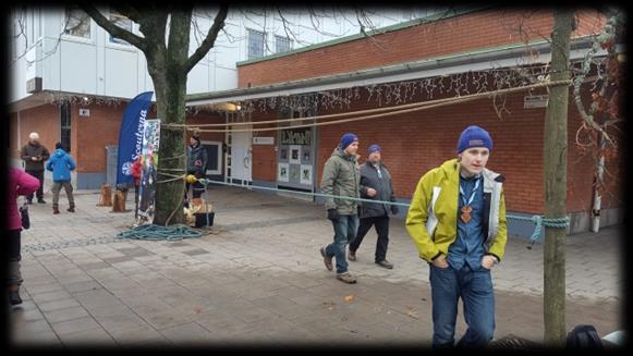 Stadsdelen hade också bjudit in kulturskolan som bjöd på uppvisning och prova på i streetdance.