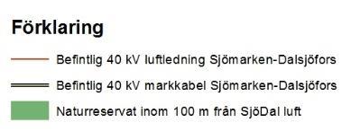 På ett ställe korsar ledningen Viskan. Ledningen är främst synlig vid vägar och andra öppnar områden där långa utblickar ges. Figur 6. T.v. Ledningsgata i Dalsjöfors. T.h. Ledningen korsar väg i Slätthult.