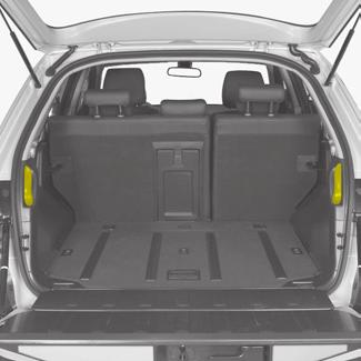 Baksäte, funktion (1/2) 4 1 2 3 5 Fällning av baksätet från bagagerummet (kan variera från bil till bil) Sänk ned nackskyddet.