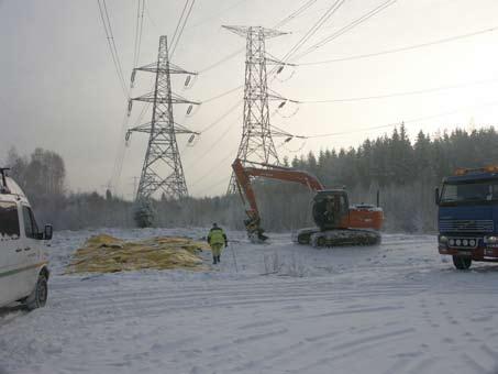 I samband med markarbeten i anslutning till utbyggnaden av Svenska Kraftnäts ställverk i Horred, Öxnevalla socken i Marks kommun, påträffades under våren 2005 ett okänt gravmonument inom