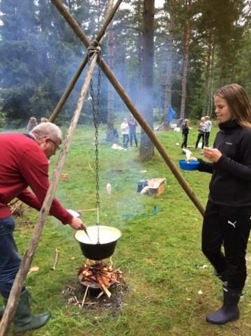 Ett delprov med följande mätpunkter (bredd): Mattgymnastik (stödja) - kullerbytta, hjula, spindelstående samt trampett Lagbollspel doppboll (bidra till spelets idé, följa regler samt kasta/fånga)