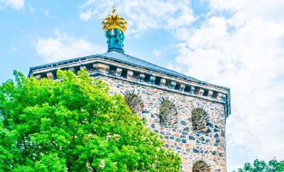 SEKTION A-A SKALA 1:2000 1 3 4 SEKTION A-A 2 STORA SKANSTORGET ÖVRE HUSARGATAN/SPRÄNGKULLSGATAN 1 cm på ritningen är meter i verkligheten.