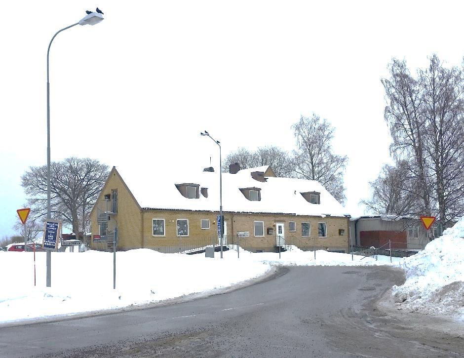 Mark och geotekniska förhållanden Enlig Sveriges geologiska undersökning består jordarten av sandig morän. Drivmedelsstationer klassas som plats med stor risk för föroreningar.