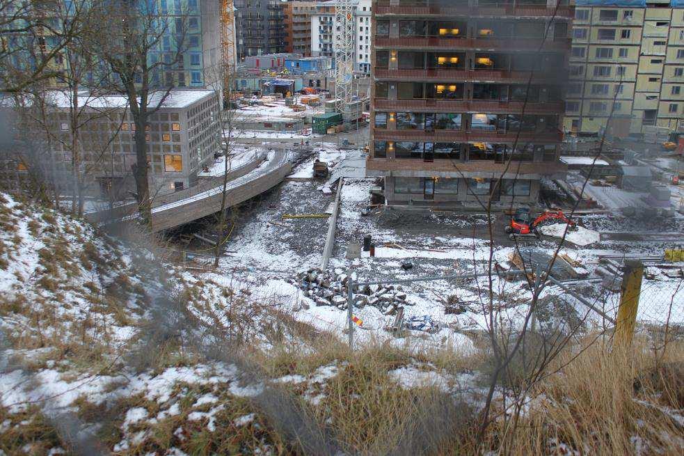 Sydväst om kv. Jackproppen, i södra delen av Hjorthagsparken, pågår (feb.