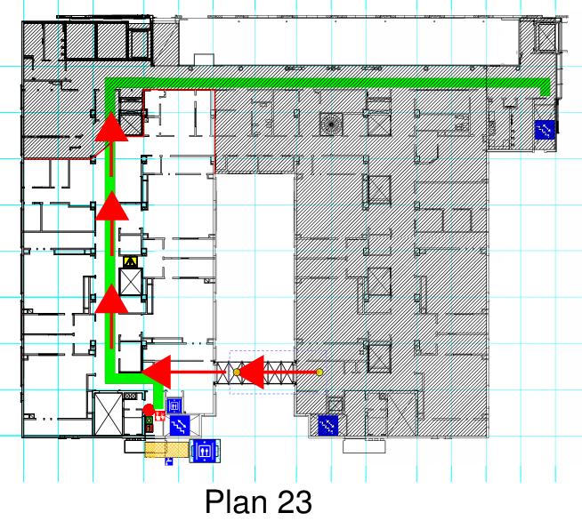 man rymmer ut via förbindelsegången mot etapp 3. I händelse av nödutrymning under veckorna v37-42 skall röda pilar följas för verksamhetens personal.