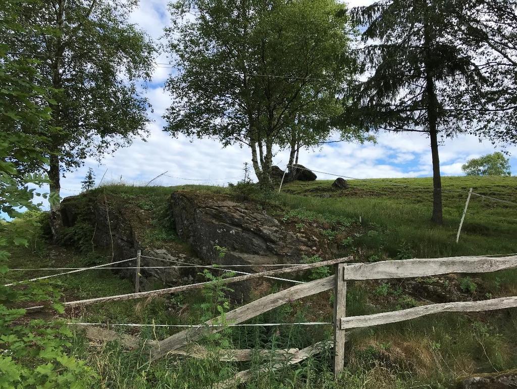 9 (18) 1. Norr om ridhuset.