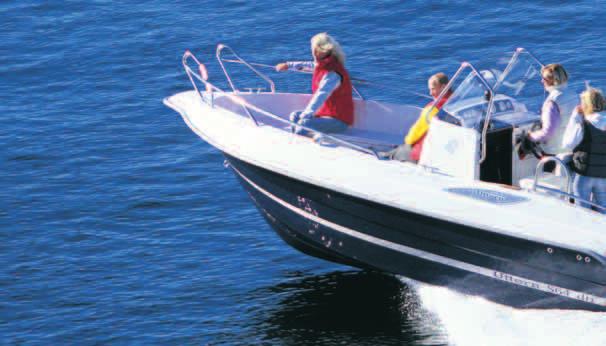 S64 DINA DRÖMMARS BÅT Den här båten har allt du kan drömma om. Du får friheten och enkelheten som styrpulpetaren står för.