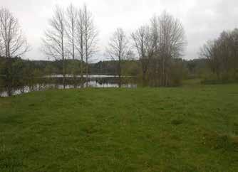 Blandningen av skogar, sjöar, myrar och bäckraviner och ett småskaligt odlingslandskap ger området en mosaikartad karaktär.