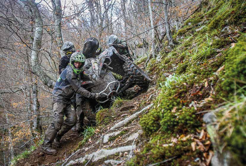 STENHÅRT CF-Moto Hunt The Wolf Fredrik Bäck oftast är du per automatik topp 10 om du fullföljer! Den klassen är så tuff att de flesta inte klarar alla fem dagar.