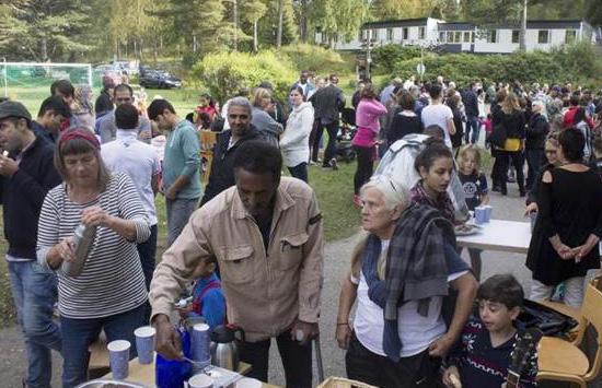 Utvecklingen i Strömstad kommun Strömstad kommun har en positiv befolkningsutveckling och låg arbetslöshet. Befolkningen kommer fortsätta öka och det är den stora invandringen som driver utvecklingen.