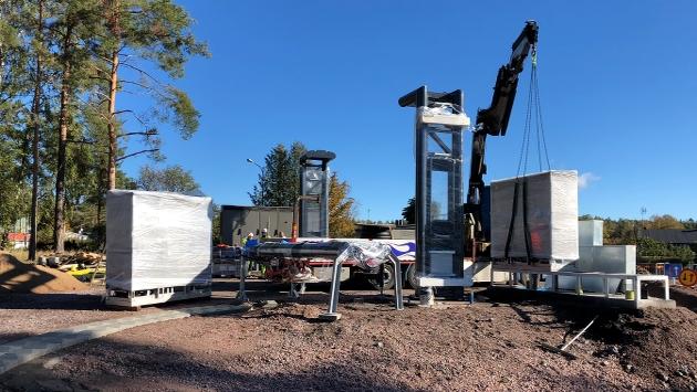 Den nya trafiklösningen vid Rudsmotet, en dropprondell, sett från Rudsberget under byggtiden.