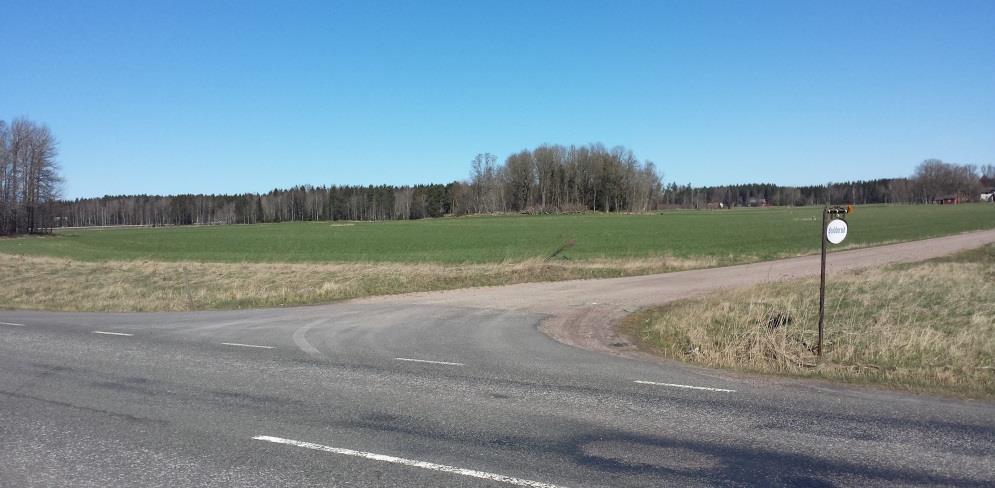 landskapet upp sig till ett flackt och öppet landskapsrum kring Brodderuds gård.