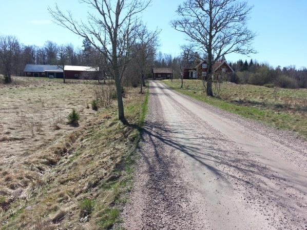 Vid gården Korstorp Vid Suntorp Vid ridanläggningen Brunnsberg Berga sett från E20 Det är också inom dessa mer