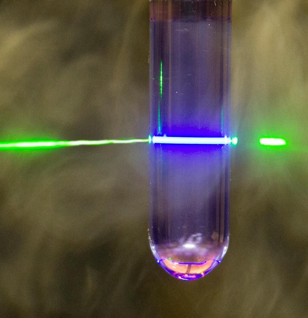 Fluorescensuppkonvertering för framtidens solenergi Gustav Persson Mathias Johansson Alice Hamrin Nils Fredriksson