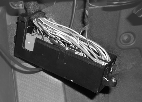 6 Säkerhetstvärbalken Blå kabel på kontaktstycke eller ev.