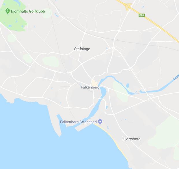 Med 500 meter till järnvägsstation och bara en dryg kilometer till motorvägspåfart pendlar du snabbt till jobb och studier.