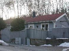 SEBRAN 1 Dalgångsgatan 35 1 ½ plans villa med källare Lera/Berg Grundmurar på mark Lera v 10 = 18 mm/s Berg v 10 = 70 mm/s v max = 5 mm/s v max = 3 mm/s 26. KV.