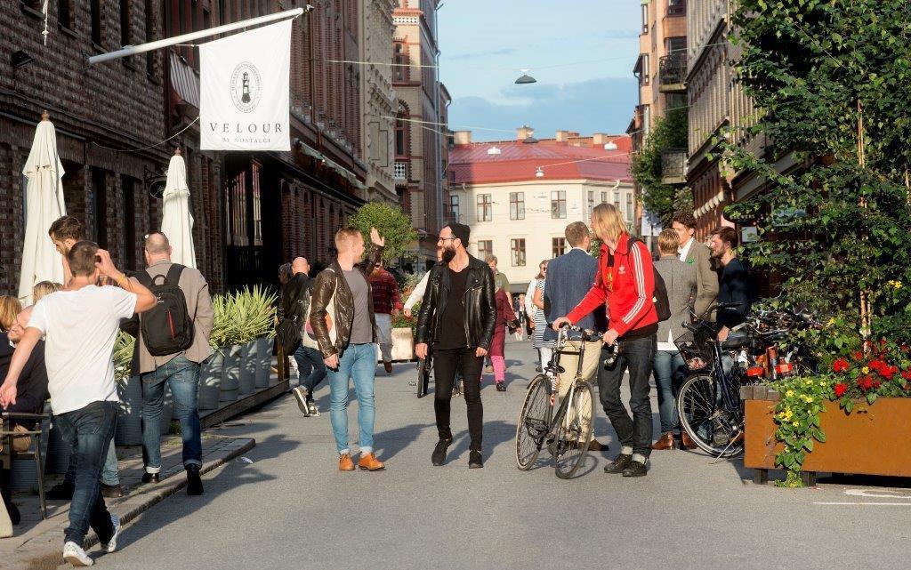 Det förelåg heller inga hinder för en tillfällig gågata i den befintliga detaljplanen eller i det uppmätta trafikflödet, och stadsbyggnadskontoret såg också positiva synergier med detaljplanearbetet