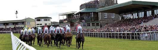 tillbaka på upploppet. foto www.salisburyracecourse.co.uk blika tränare etablera sig, tidigare hade det uteslutande handlat om privatanställda tränare, likväl som ryttare.
