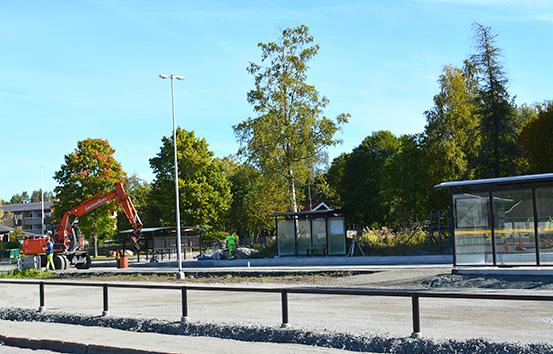 Gång- och cykelbro Under perioden har arbetet pågått med att färdigställa kommunens nya resecentrum i anslutning till nya perrongen i Hällefors tätort.