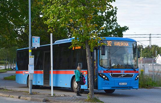 Pendlingsmöjlighet Kommunen har i samverkan med Trafikverket påbörjat arbetet med att anlägga en gång och cykelbro på Klockarvägen i Hällefors tätort som ett led av Trafikverkets satsning att rusta