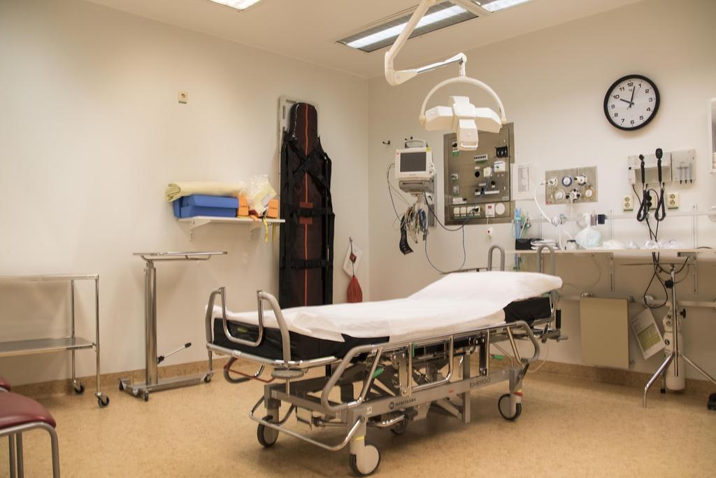 in the room, the staff is sacrificing their demands on visual performance to accommodate the visual comfort for the patients, alongside the lighting available today in the nursing room.