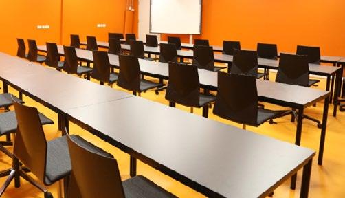 Four Learning Designat av Strand+Hvass års garanti ordet har flera funktioner och kan användas i många olika scenarion tack vare de rena linjerna i den enkla designen.