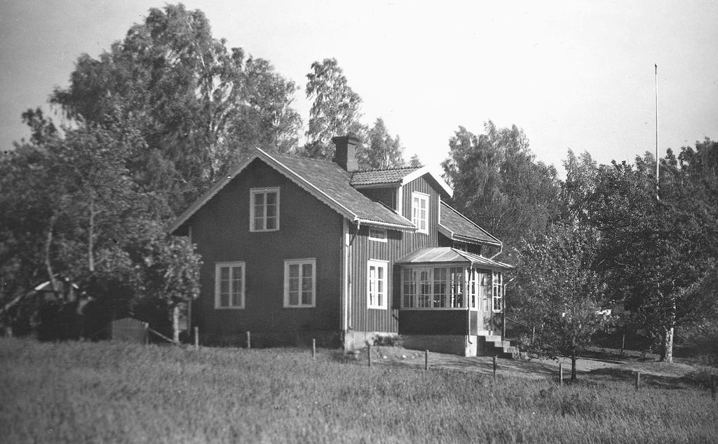 Men halva inägorna på 1:2 är troligen för små för att försörja en familj.